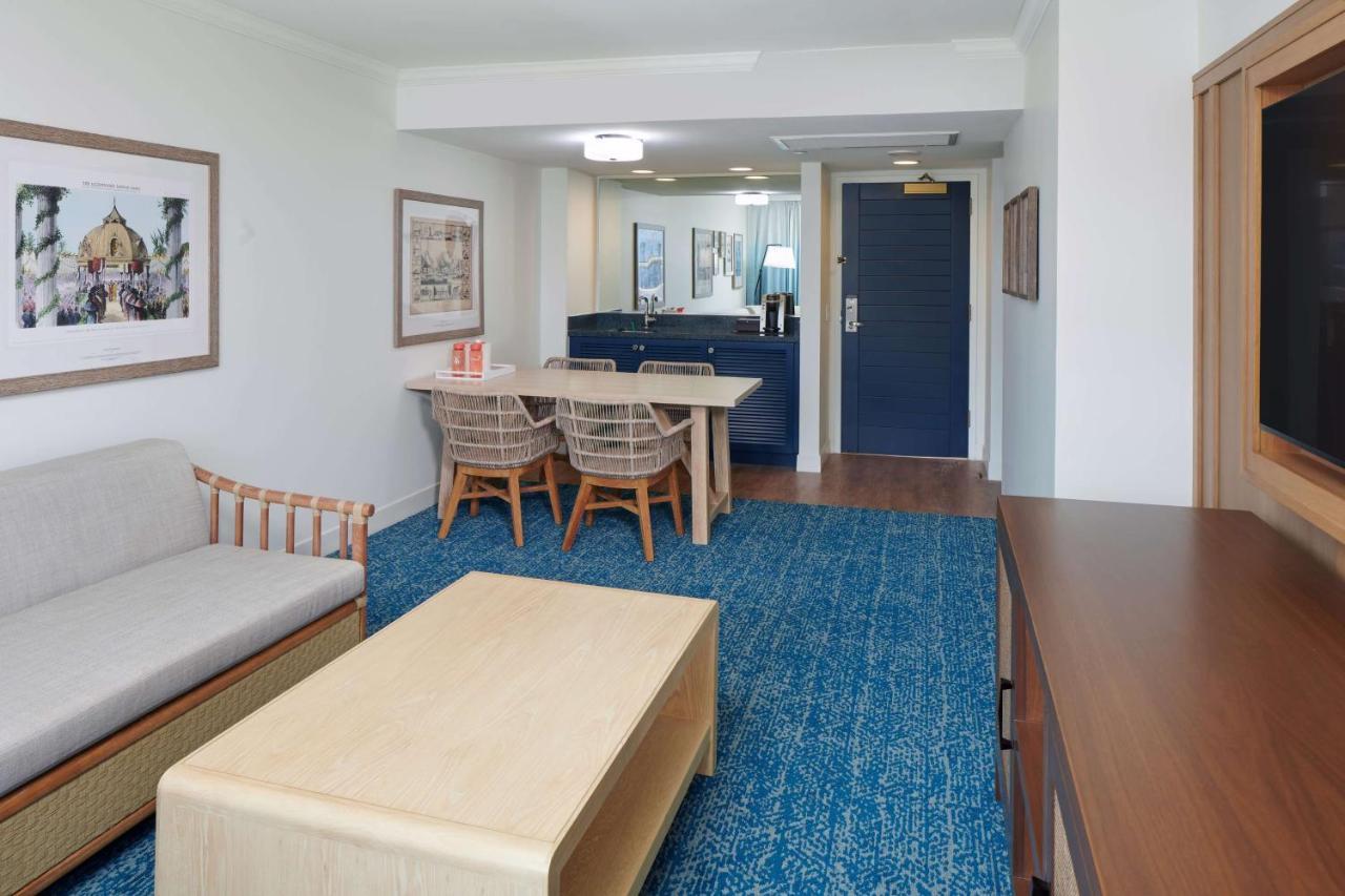 Outrigger Reef Waikiki Beach Resort 4*